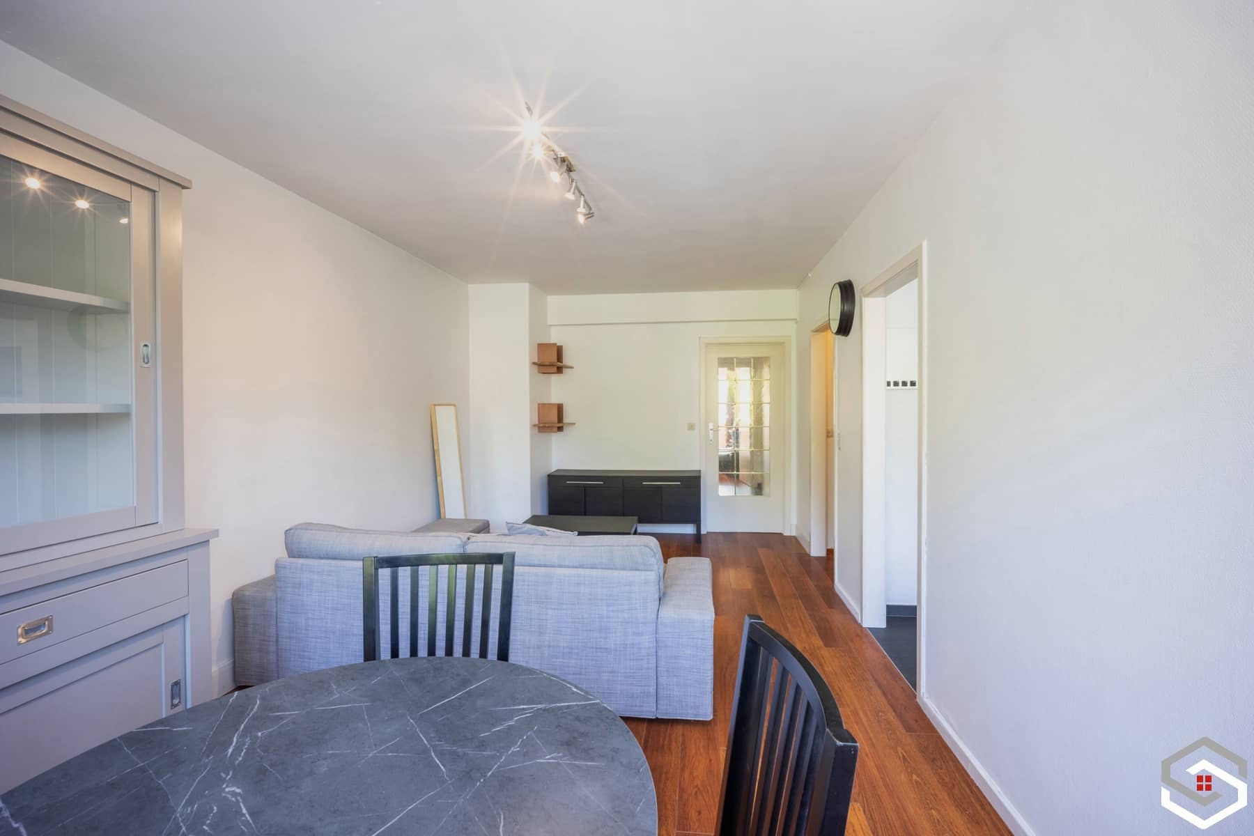 SUBLIME APPARTEMENT 1 CH - BON ETAT - ELEC OK - PEB D - CAVE — photo 5