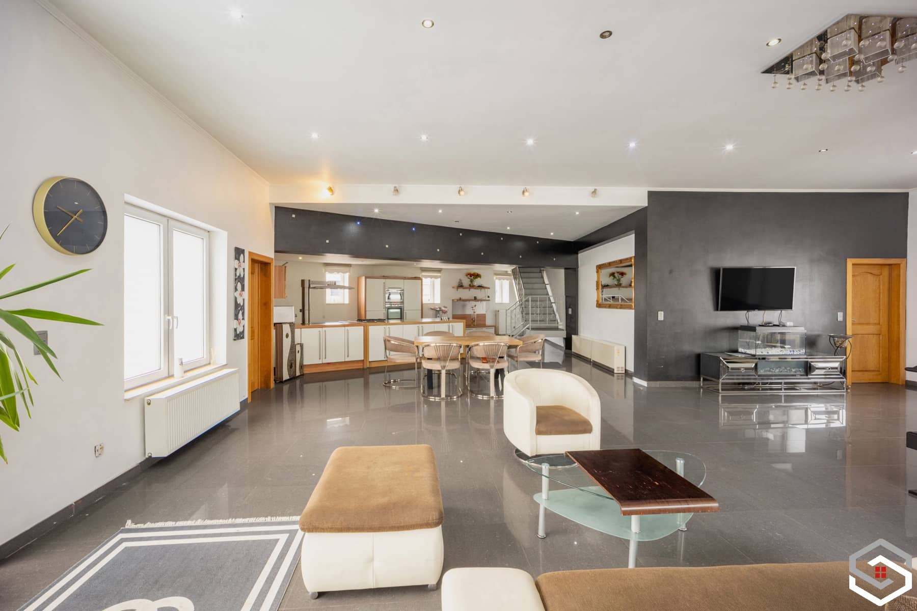 3 GITES RENOVES + 1 GITE - ELEC OK - MOBILIER INCLUS - PEB B — photo 3