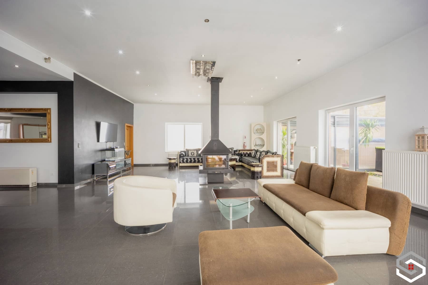 3 GITES RENOVES + 1 GITE - ELEC OK - MOBILIER INCLUS - PEB B — photo 2