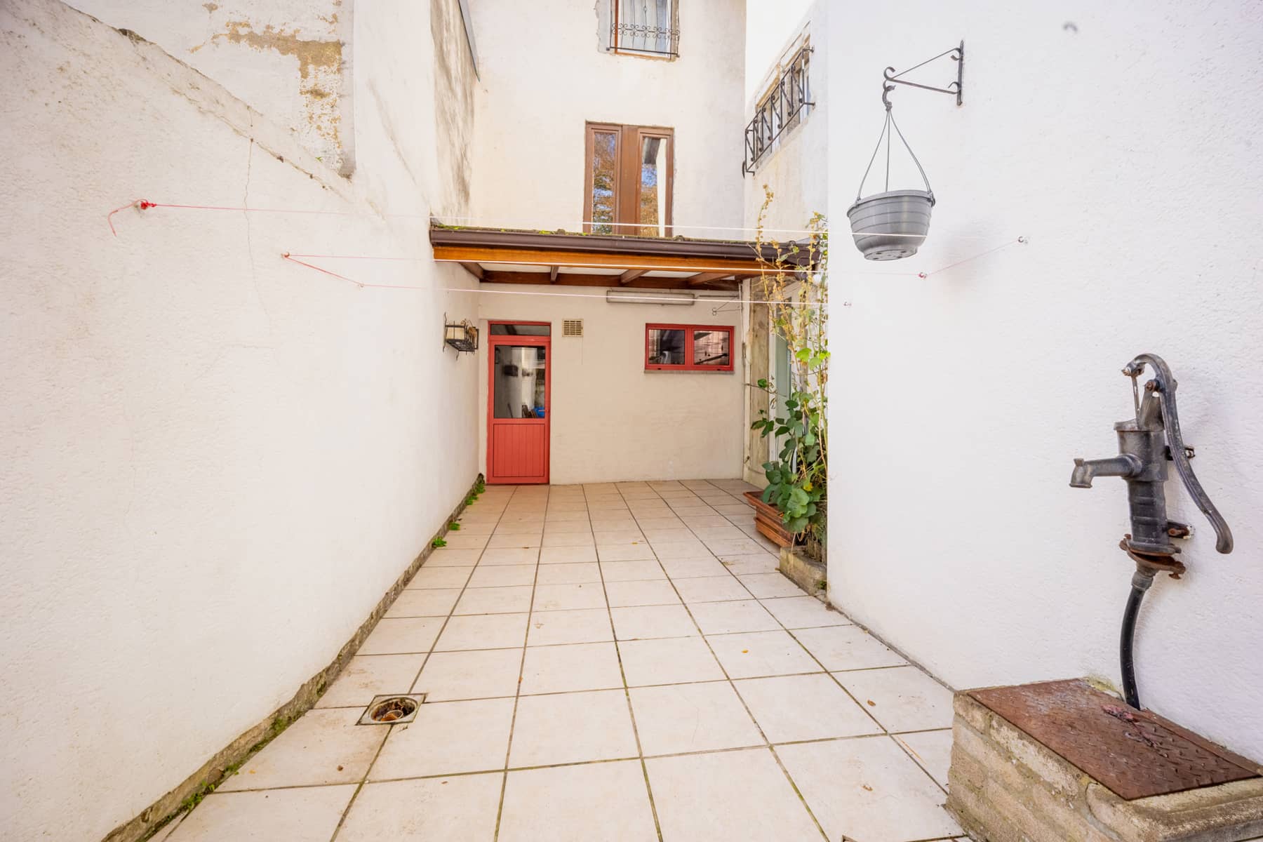 COMMERCE + STUDIO + DUPLEX - NEW CHASSIS - 2.900€/MOIS — photo 3