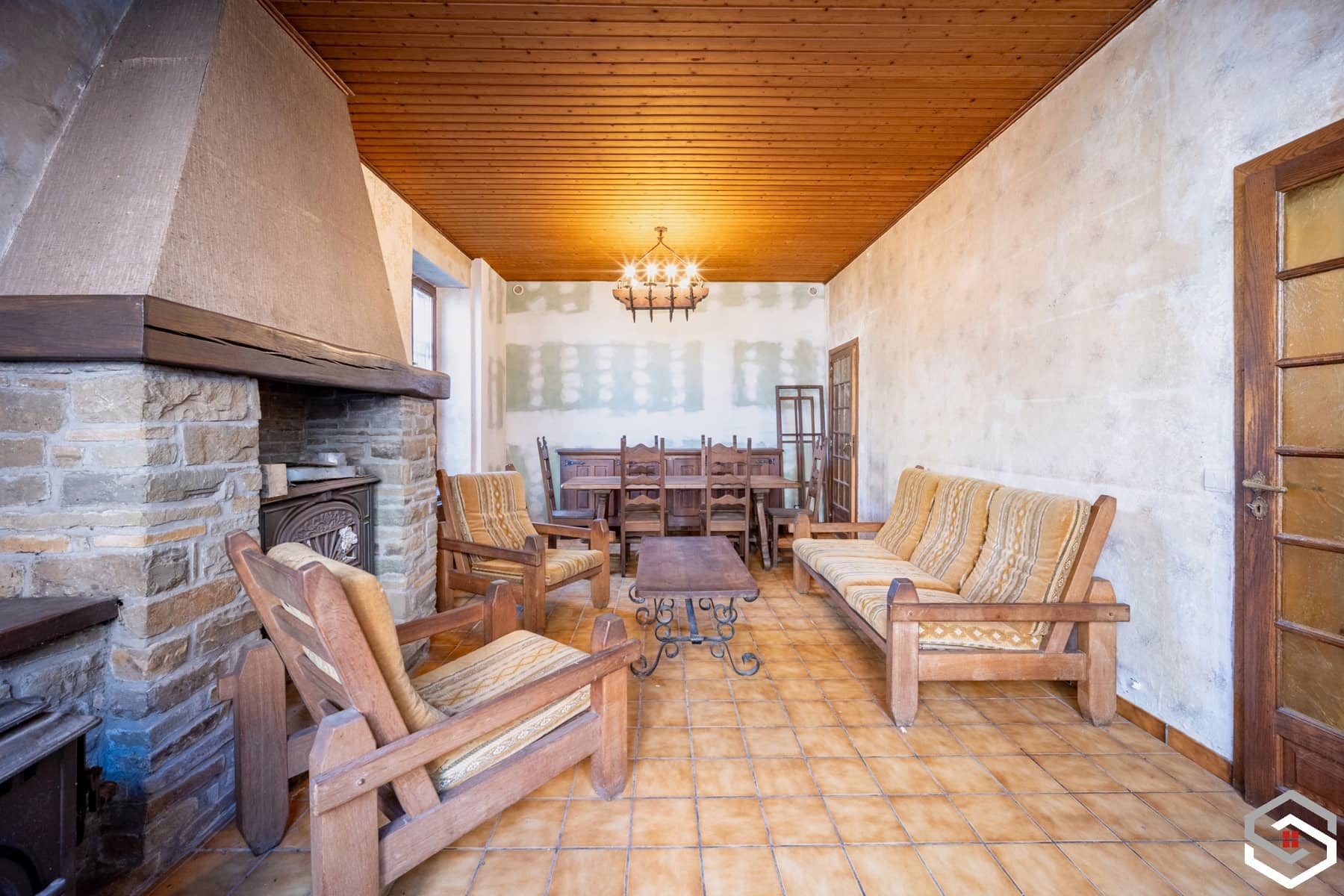 MAGNIFIQUE MAISON 3 FACADES - POSS. 6 CH - JARDIN - FONTIN — photo 4