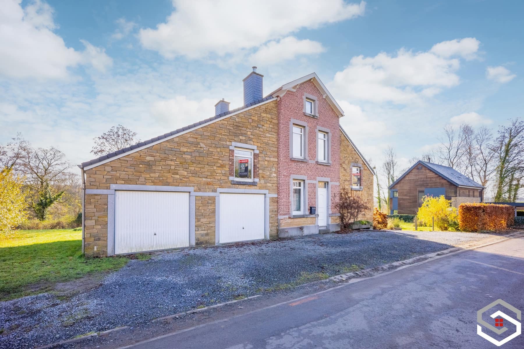 SUPERBE MAISON 4F - 6 CHAMBRES - JARDIN - 2 GARAGES - PEB D
