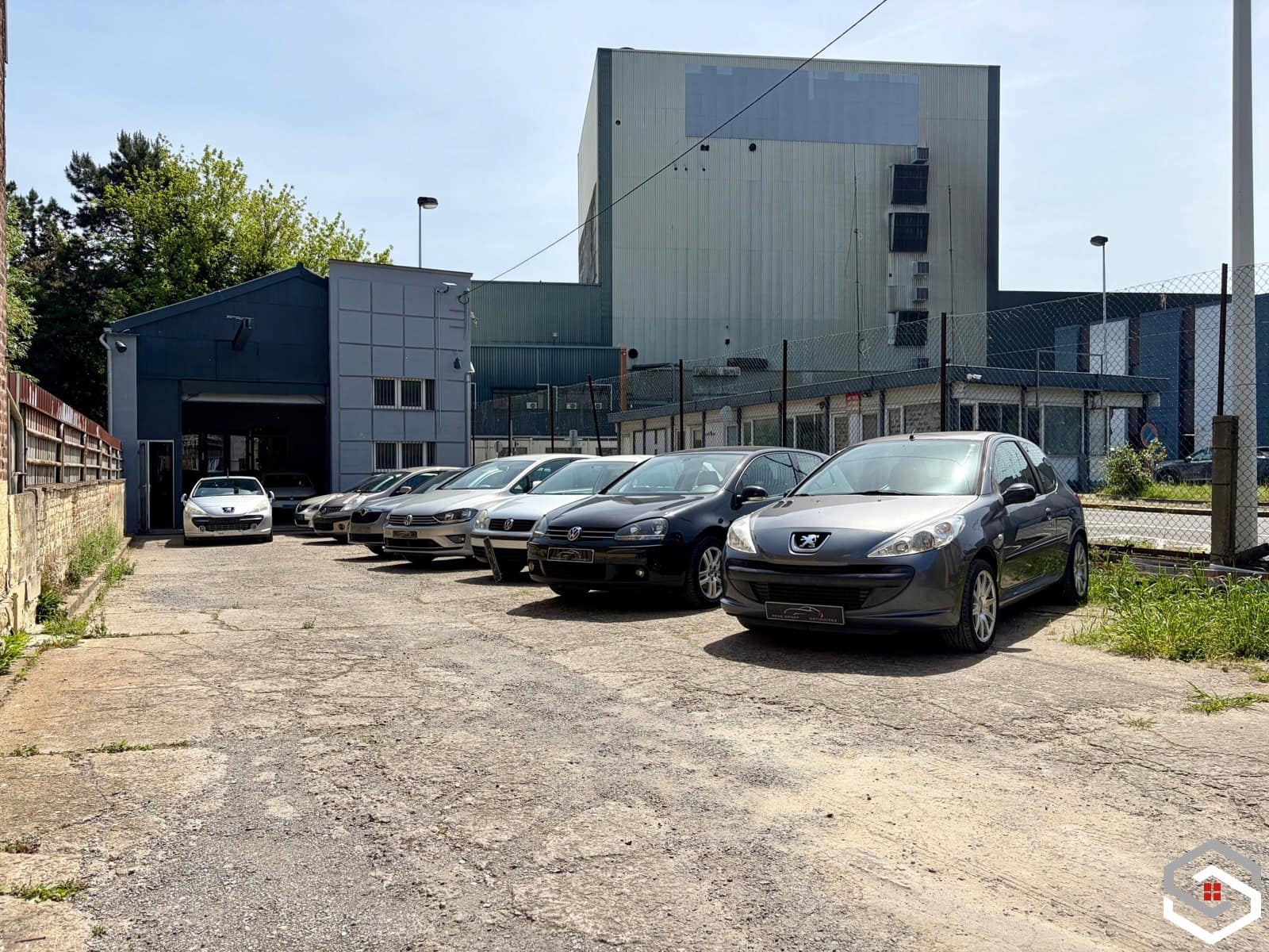 ENTREPOT 100M² + 230M² ALLEE - POTENTIEL LOGEMENTS + PROJET